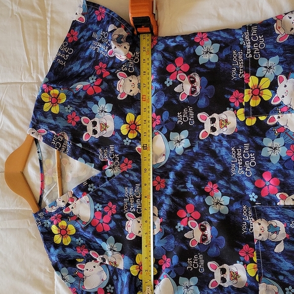 CUTE SCRUBS TOP - Picture 5 of 7